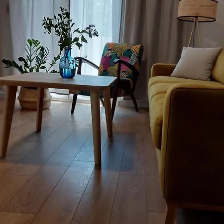 Apartment Cherry On *